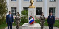 80-летие Победы в Великой Отечественной войне: жители округа возложили венок и цветы к памятнику Герою Советского Союза А.Н. Ленкину - Козловский район